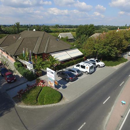 Kisduna Etterem-Panzio Dunaharaszti Zewnętrze zdjęcie